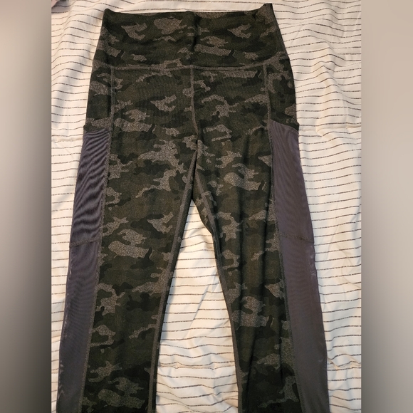 Fabletics leggings - Picture 2 of 2